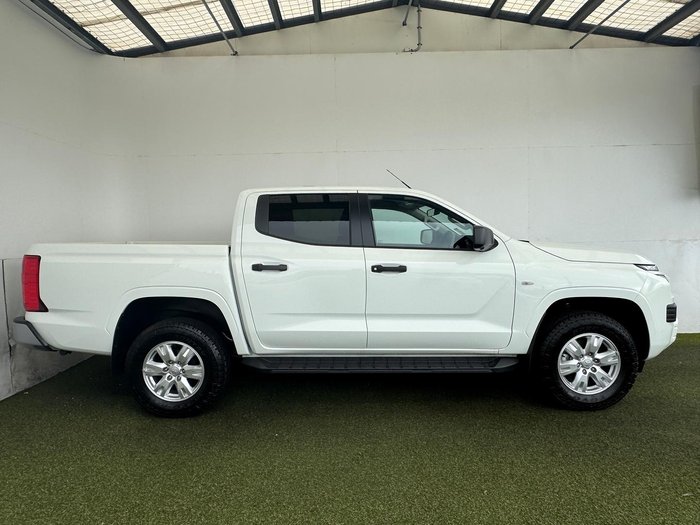 2025 Mitsubishi Triton GLX+