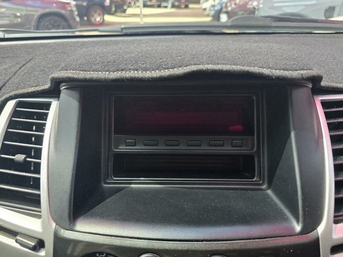 2013 Mitsubishi Challenger