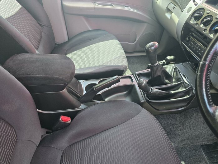 2013 Mitsubishi Challenger