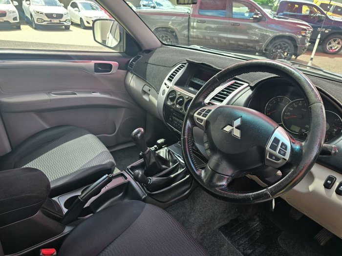 2013 Mitsubishi Challenger