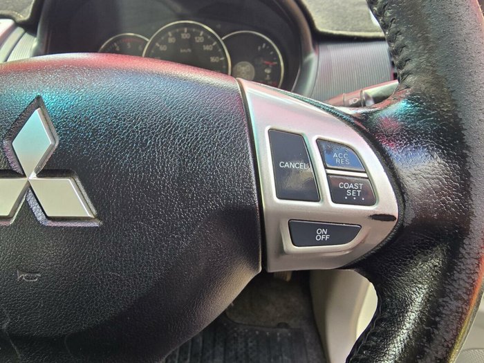 2013 Mitsubishi Challenger