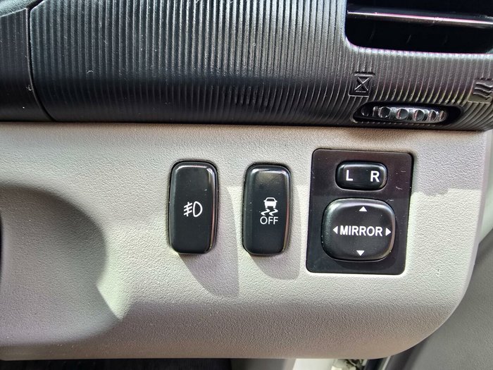 2013 Mitsubishi Challenger