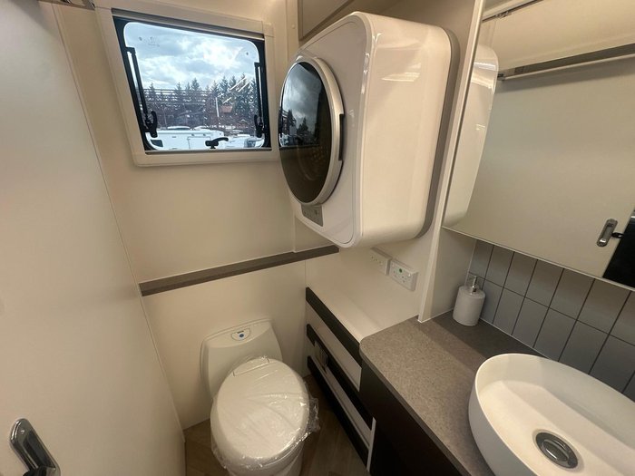 2026 New Age Caravans 19' Manta Ray Expedition Mr19er Exp My26