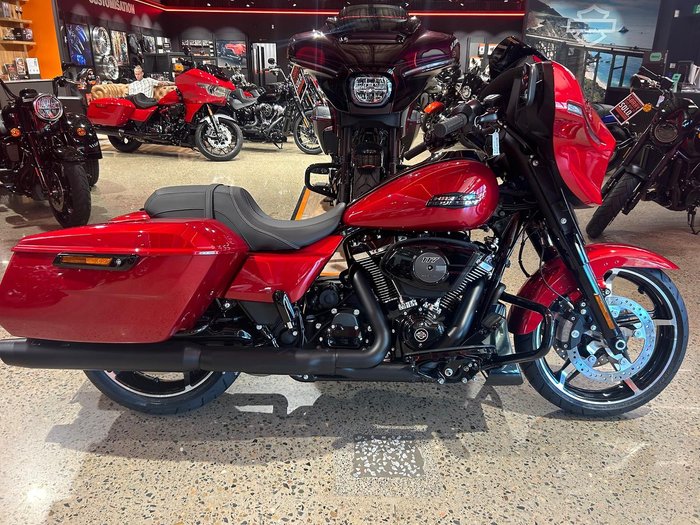 2025 Harley-Davidson Street Glide 117 (FLHX) Touring Red