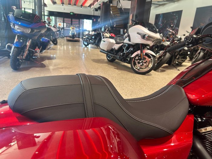 2025 Harley-Davidson Street Glide 117 (FLHX) Touring Red