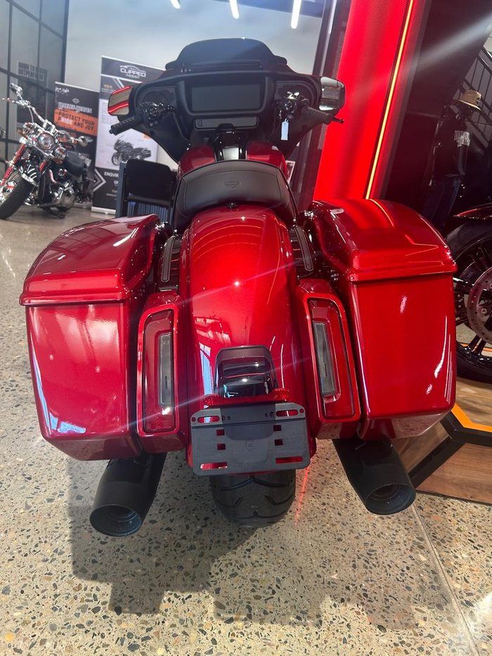 2025 Harley-Davidson Street Glide 117 (FLHX) Touring Red