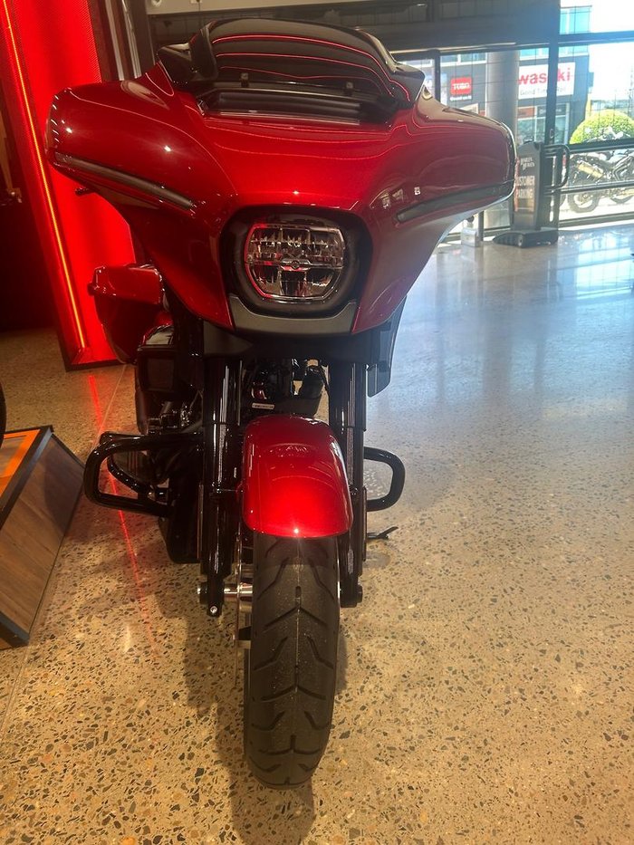 2025 Harley-Davidson Street Glide 117 (FLHX) Touring Red