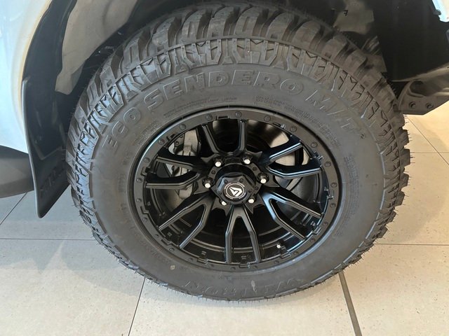 2023 Toyota Hilux 4x4 2.8L DSL D/C/C 6AT SR