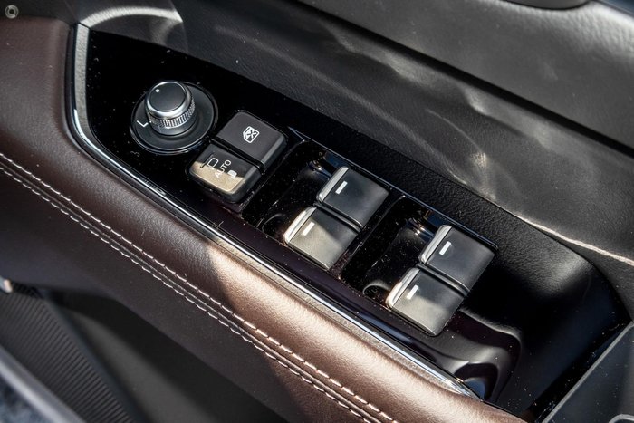 2025 Mazda CX-5 G25 Akera