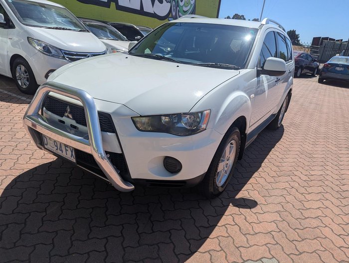 2010 Mitsubishi Outlander LS ZH MY10 4X4 On Demand White