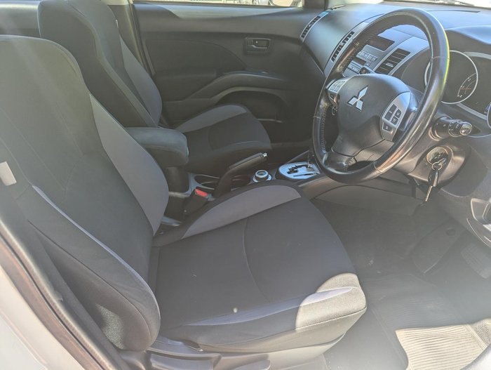 2010 Mitsubishi Outlander LS ZH MY10 4X4 On Demand White