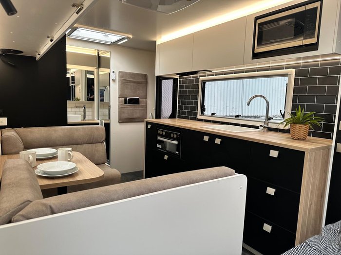 2026 New Age Caravans Manta Ray 19 Ft Mr19ermy26