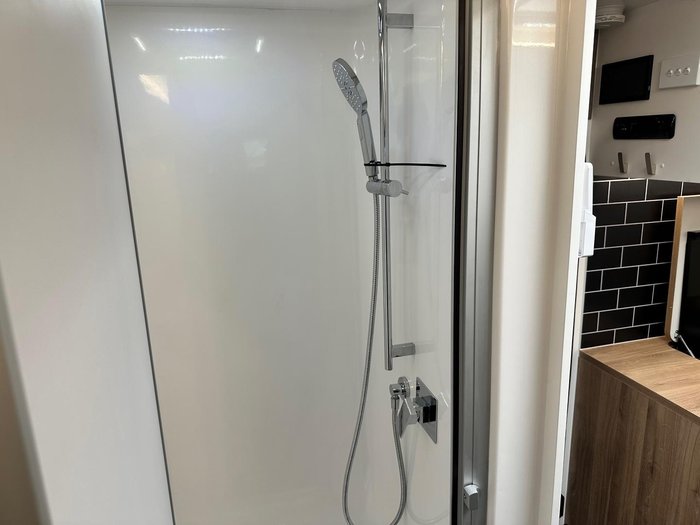 2026 New Age Caravans Manta Ray 19 Ft Mr19ermy26