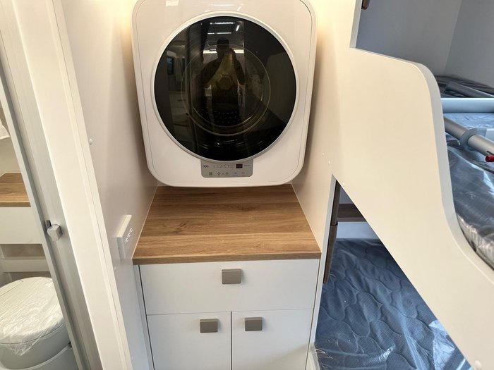 2026 New Age Caravans Manta Ray 19 Ft Mr19ermy26