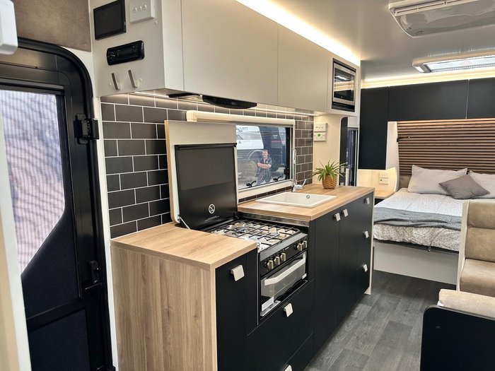 2026 New Age Caravans Manta Ray 19 Ft Mr19ermy26