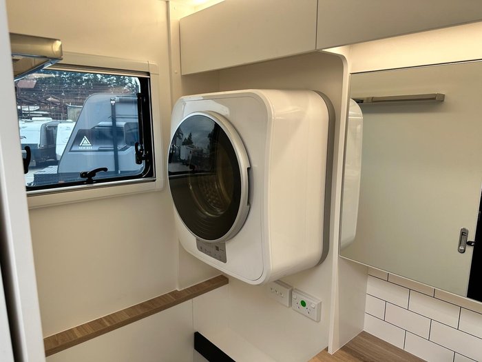 2026 New Age Caravans Manta Ray 19 Ft Mr19ermy26