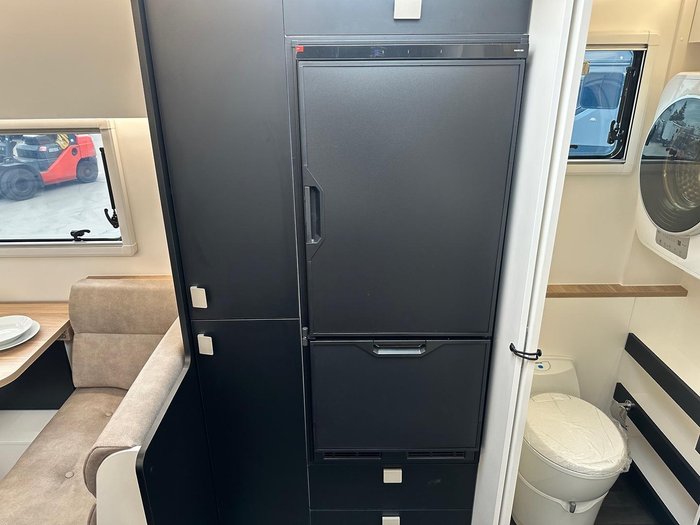 2026 New Age Caravans Manta Ray 19 Ft Mr19ermy26