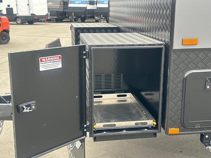 2026 JB Caravans 19'6 Dirt Road Xtreme Front Door