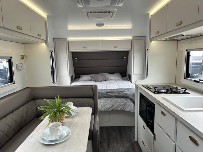 2026 JB Caravans Dirt Road Extreme 19'6 Fd