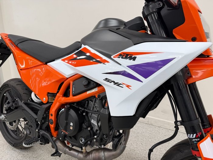 2025 Ktm 390 SMC R White