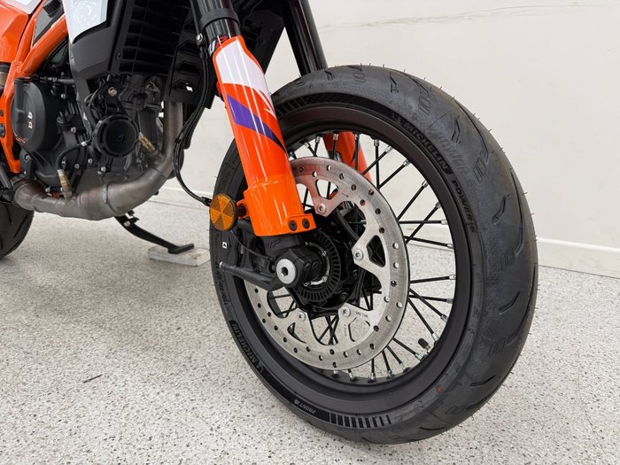 2025 Ktm 390 SMC R White