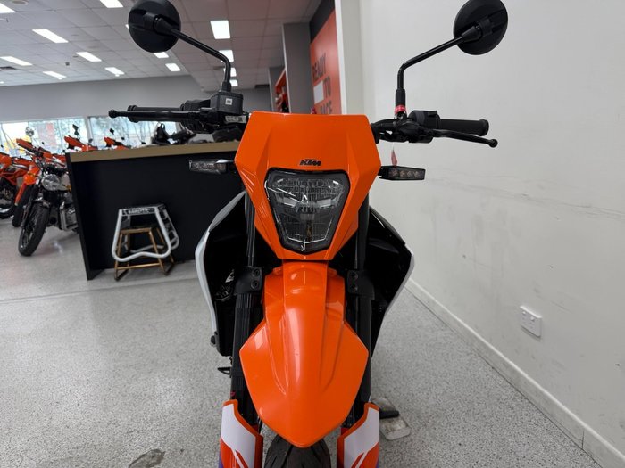 2025 Ktm 390 SMC R White