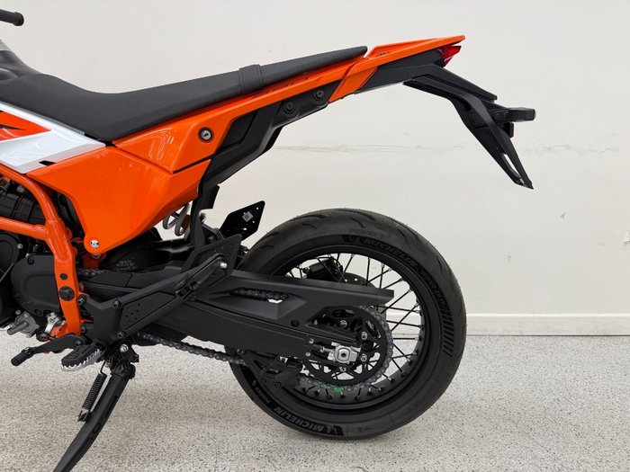 2025 Ktm 390 SMC R White