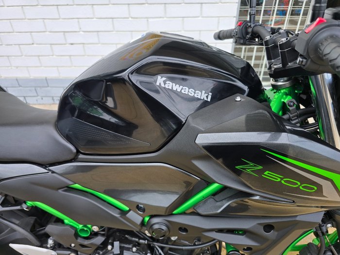 2025 Kawasaki Z500 SE Black