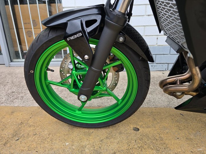 2025 Kawasaki Z500 SE Black