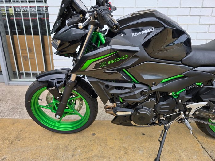 2025 Kawasaki Z500 SE Black