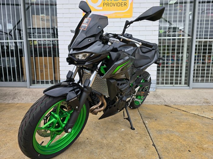 2025 Kawasaki Z500 SE Black