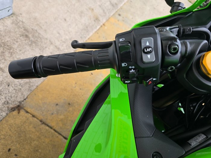 2026 Kawasaki NINJA 400 ZX-4RR KRT ZX400STFAN Green