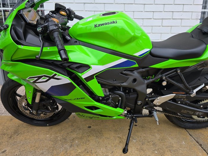 2026 Kawasaki NINJA 400 ZX-4RR KRT ZX400STFAN Green
