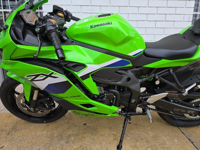 2026 Kawasaki NINJA 400 ZX-4RR KRT ZX400STFAN Green