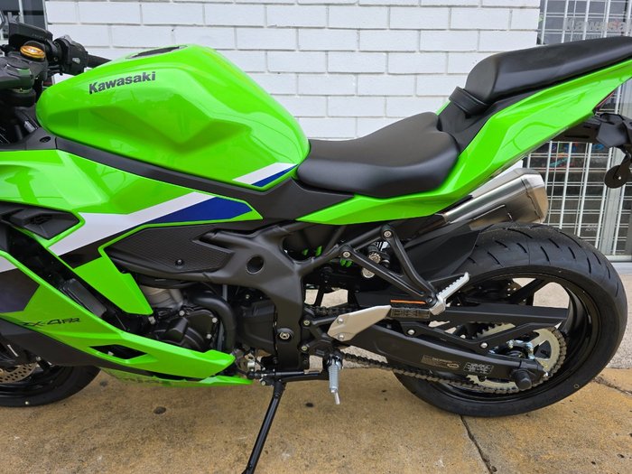 2026 Kawasaki NINJA 400 ZX-4RR KRT ZX400STFAN Green