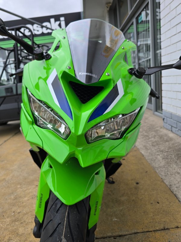 2026 Kawasaki NINJA 400 ZX-4RR KRT ZX400STFAN Green