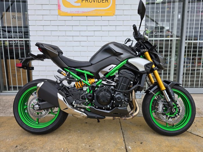 2025 Kawasaki Z900 SE GREY