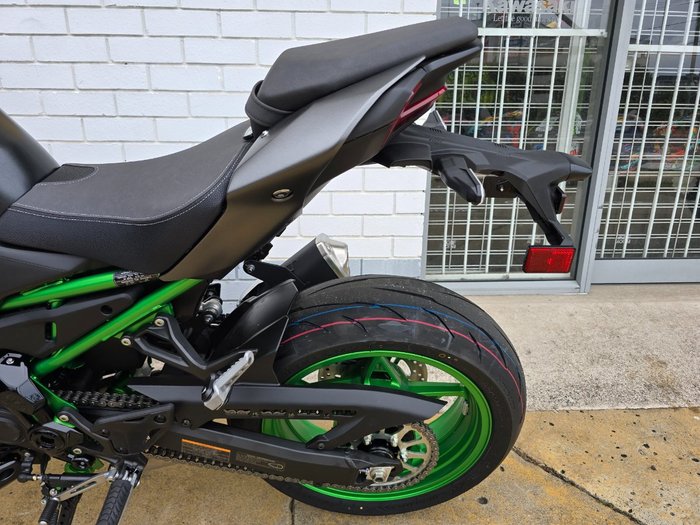 2025 Kawasaki Z900 SE GREY