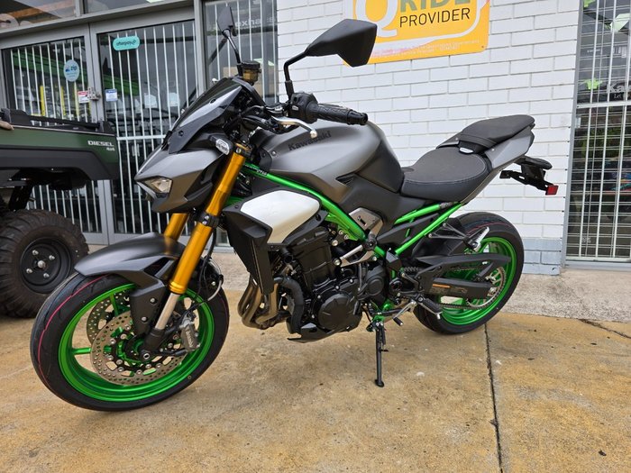 2025 Kawasaki Z900 SE GREY