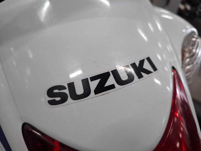 Suzuki 2008 SUZUKI 1300cc GSX1300R White