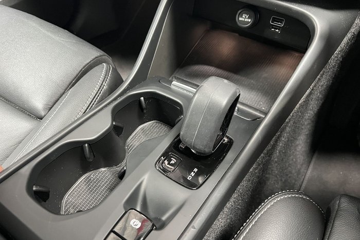 2021 Volvo XC40 T4 Momentum