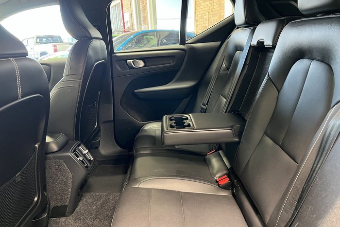 2021 Volvo XC40 T4 Momentum