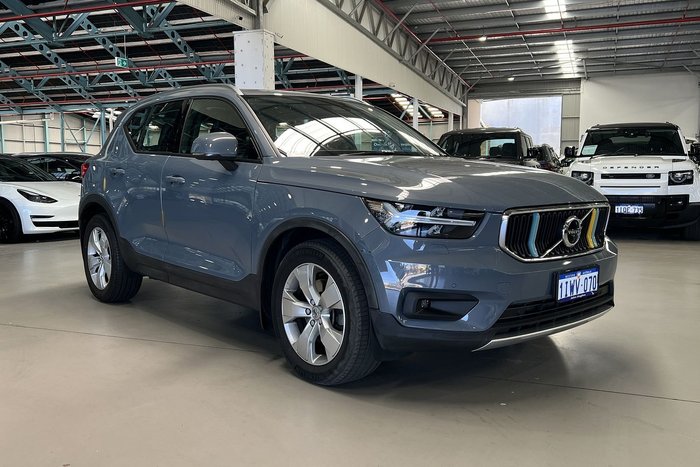 2021 Volvo XC40