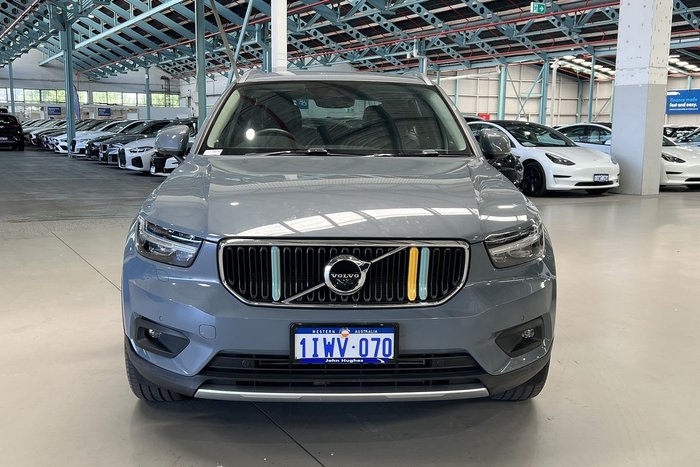 2021 Volvo XC40 T4 Momentum