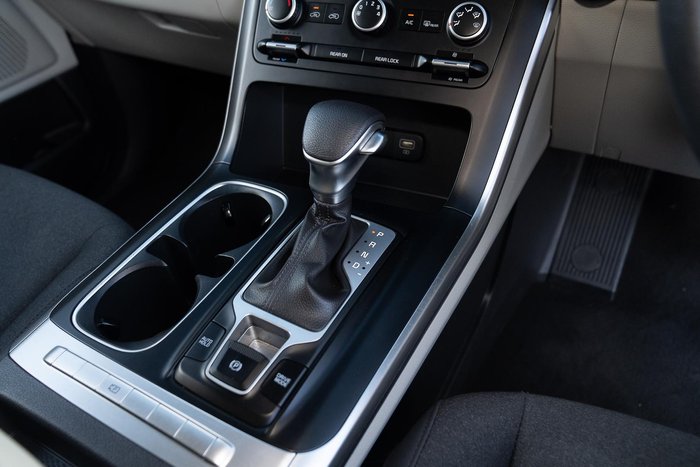 2023 Kia Carnival S