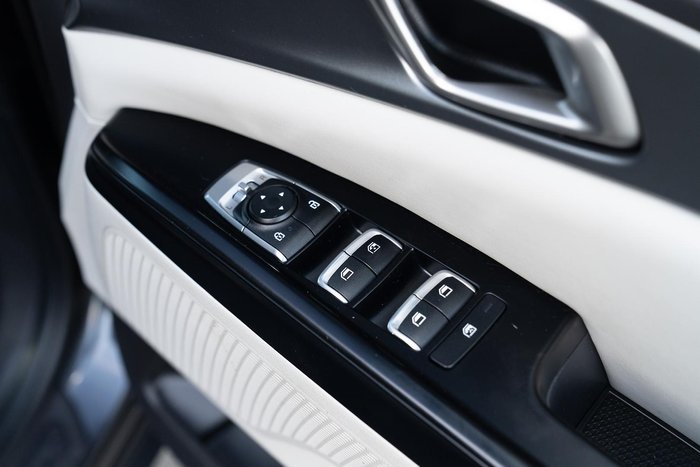 2023 Kia Carnival S