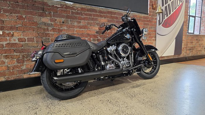 Harley-Davidson Heritage Classic 117 (FLHC) Softail