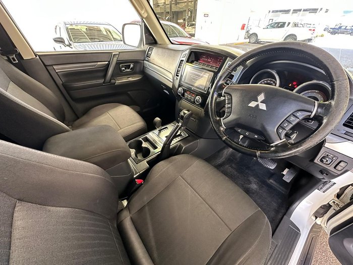 2019 Mitsubishi Pajero GLX