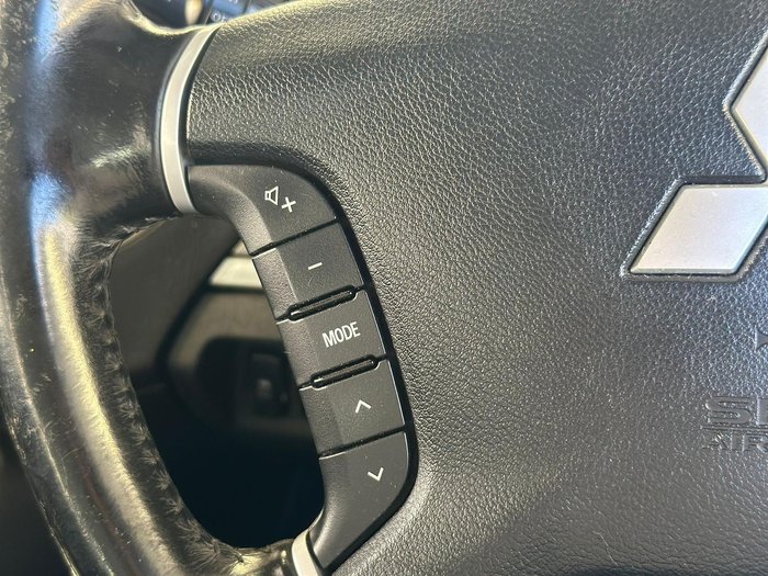 2019 Mitsubishi Pajero GLX