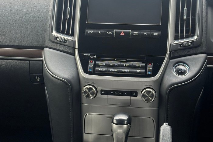 2017 Toyota Landcruiser VX